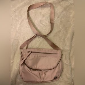 Blush Pink Lululemon NWOT festival bag 5L